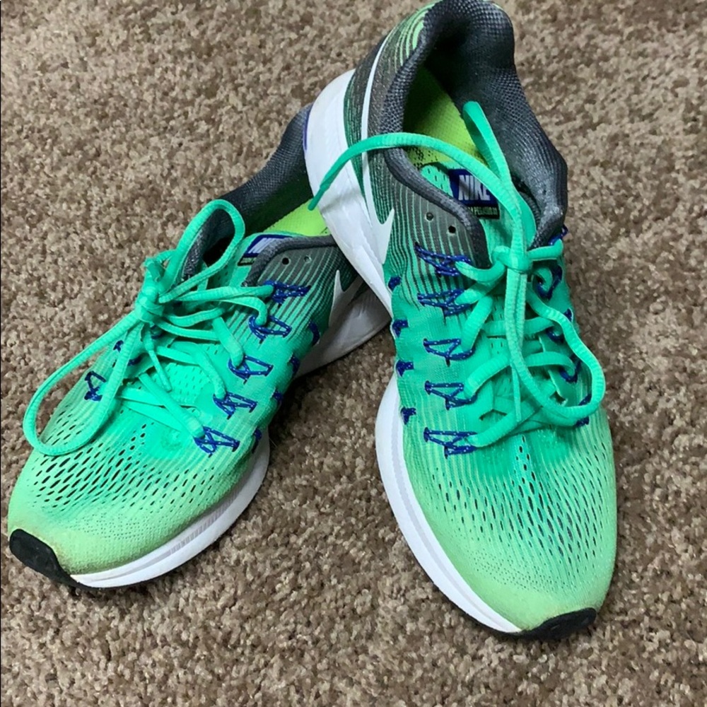 Nike Zoom pegasus 33 size 8